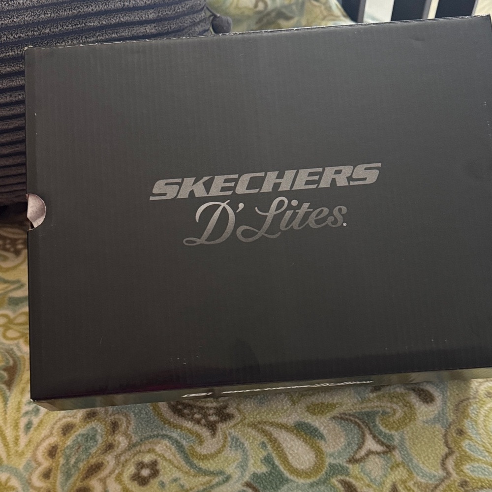 Skechers D'Lites Black Shoe Water Repelle